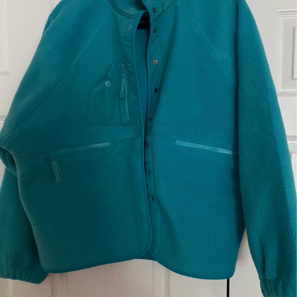 Zenana size medium fleece (only worn 3 times)